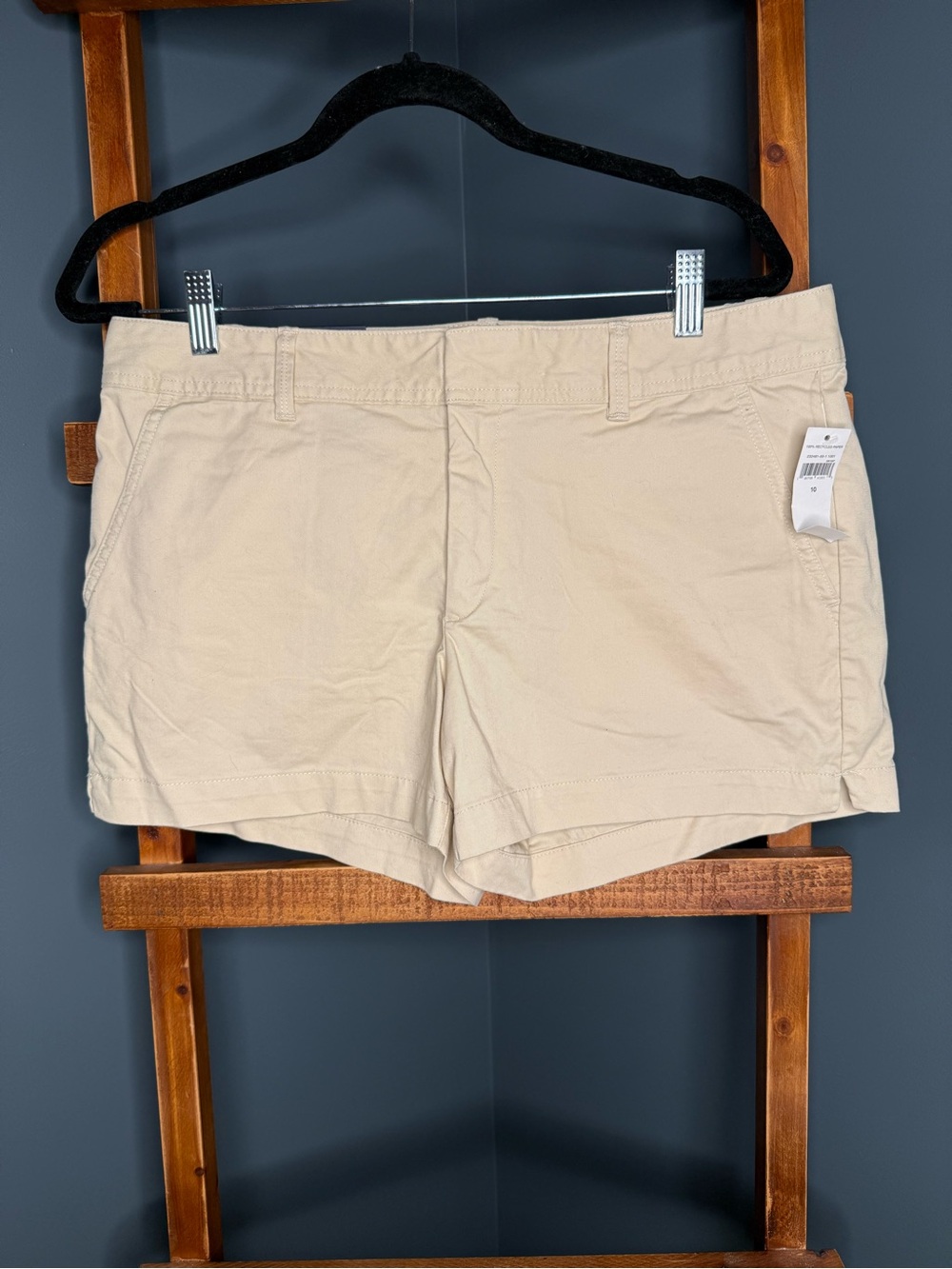 NWT GAP City Shorts | Women’s Size 10 | Khaki Stretch Mid-Rise Chino Shorts | 3”
